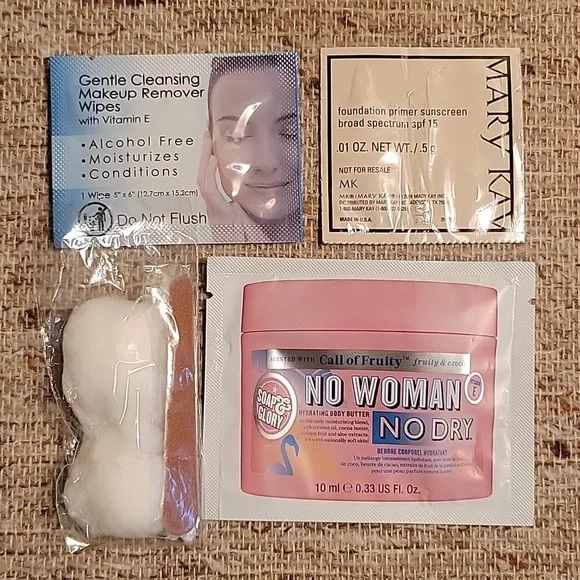 Travel beauty kit - Picture 2 of 3